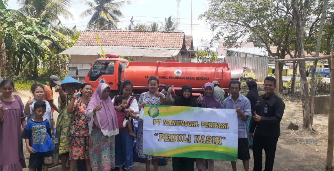 Cilacap Regency Area Hit by Drought, PT. Manunggal Perkasa Sends Clean Water Aid