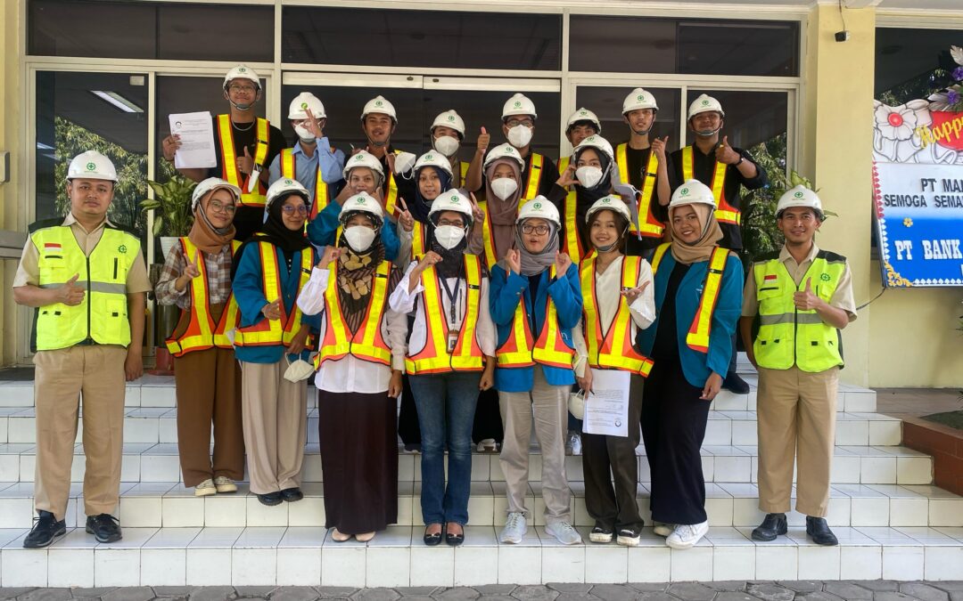 KUNJUNGAN INDUSTRI MENAMBAH WAWASAN MAHASISWA TENTANG DUNIA INDUSTRI TEPUNG TERIGU SECARA NYATA