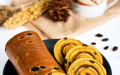 ROLLED LAYERED CAKE WITH RAISINS