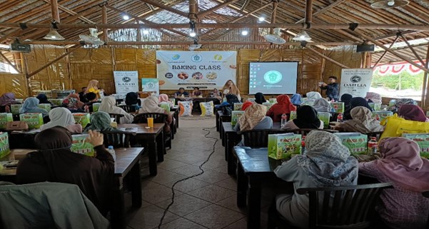 Supporting Dozens of Small and Medium MSMEs to Move Up a Class, PT. Manunggal Perkasa holds a Baking Class.