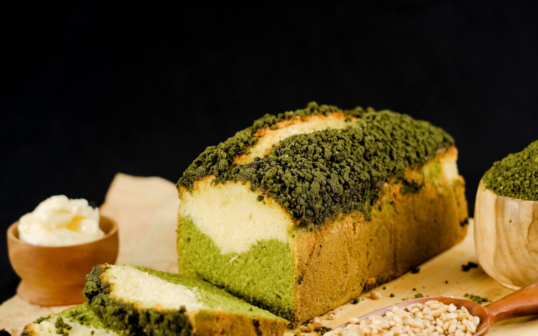MATCHA CAKE TOPPED CRUNCHY STREUSEL