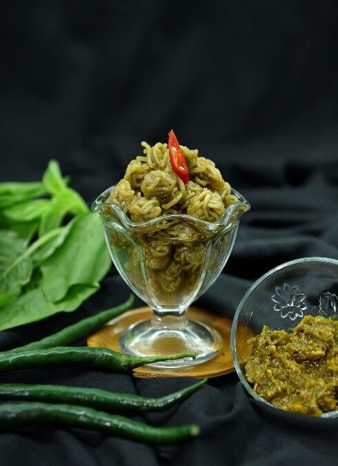 SPINACH NOODLE POPCORN WITH GREEN CHILI