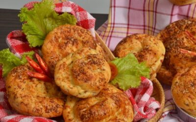 ROTI KEJU DAGING ASAP TABUR PARMESAN