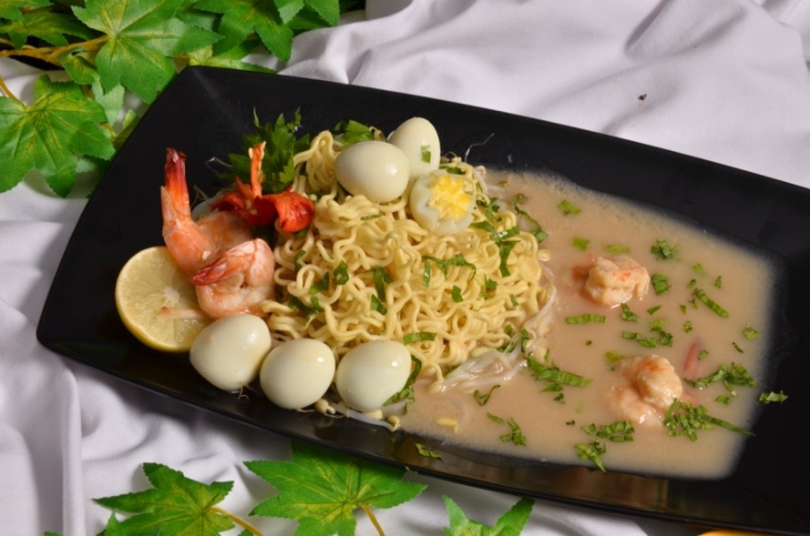 MIE CELOR WITH QUAIL EGGS