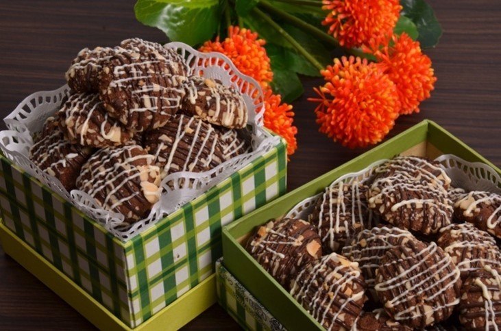 CHOCO COOKIES WITH ALMOND