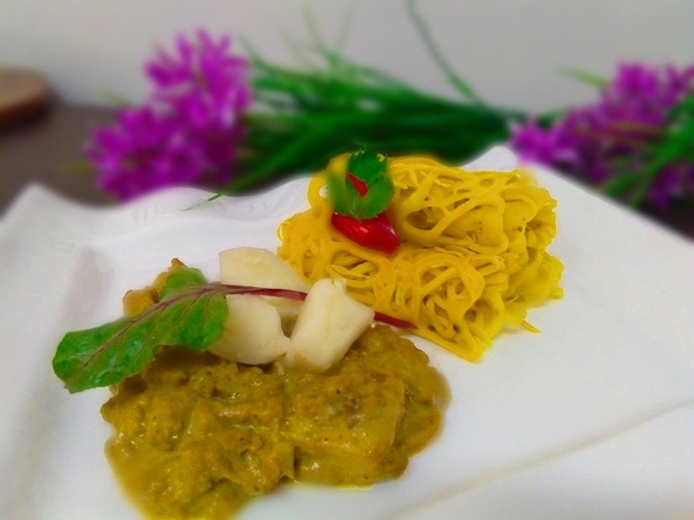 Net Crepes with Curry